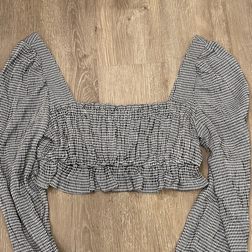 Stone Cold Fox Gingham Cropped Long Sleeve Top 1 - Picture 2 of 4